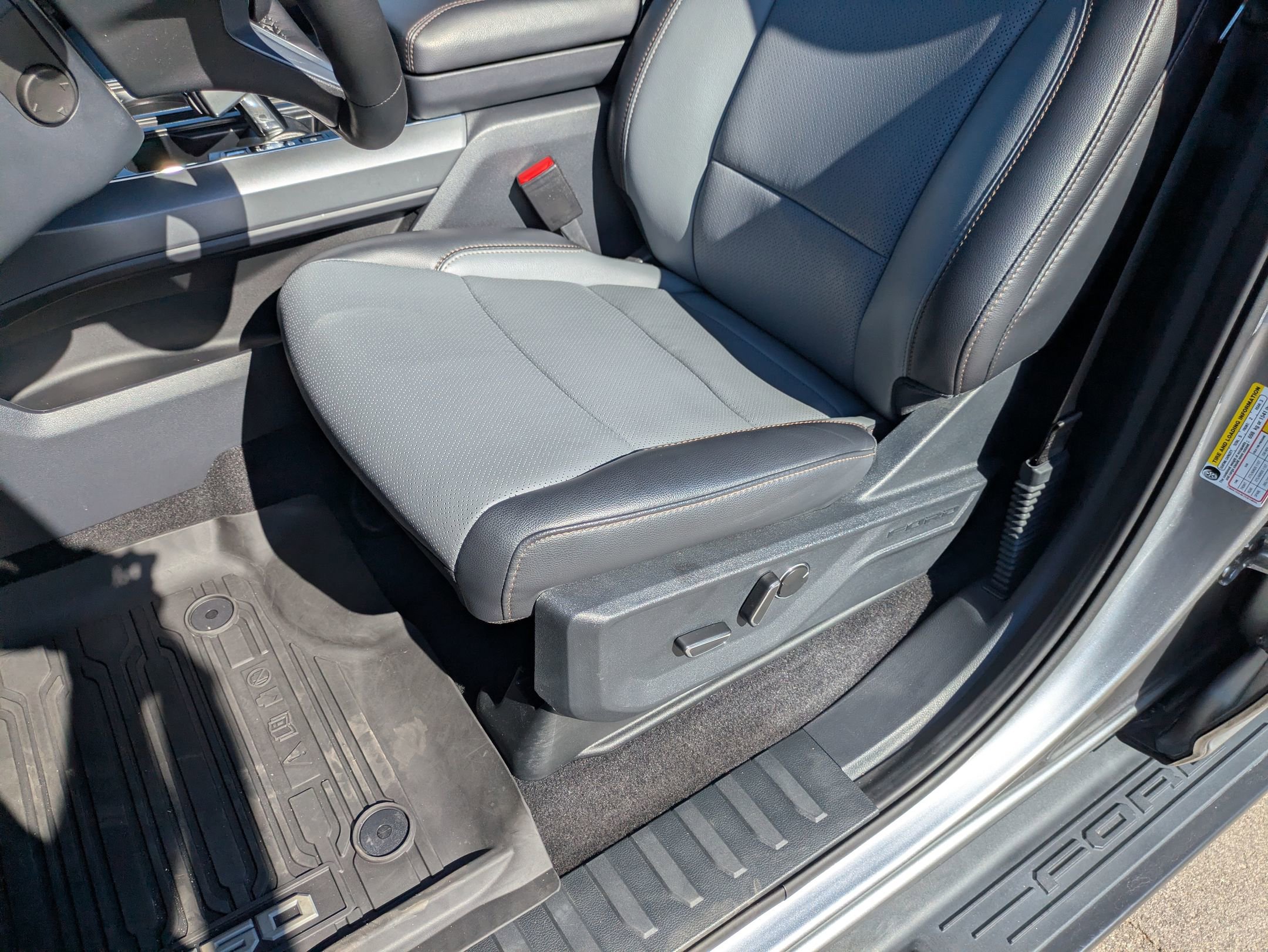 Certified 2025 Ford F150 Lightning Lariat AWD/4WD image 15