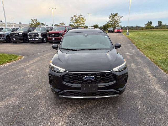 Certified 2023 Ford Escape ST-Line w/ Tech Pack #1 AWD/4WD image 5