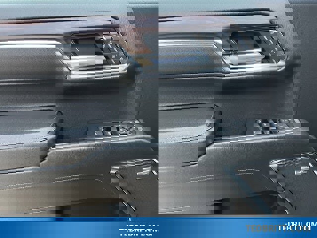 Used 2022 GMC Sierra 1500 SLT w/ SLT Convenience Package image 45