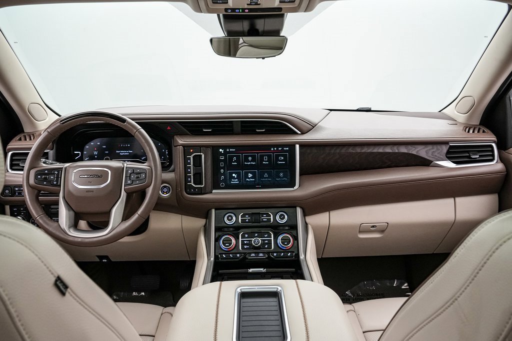 Used 2024 GMC Yukon XL Denali w/ Denali Reserve Package image 15