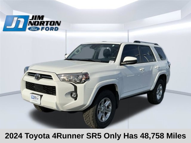 Used 2024 Toyota 4Runner SR5 AWD/4WD image 9