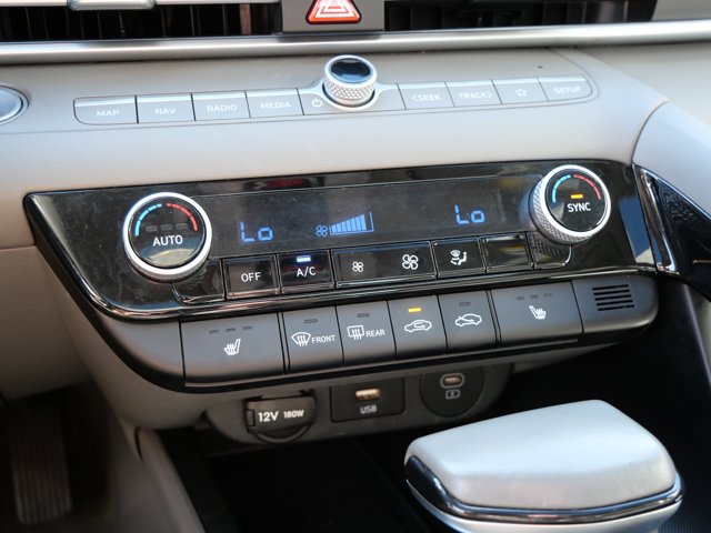 Used 2025 Hyundai Elantra SEL FWD image 23