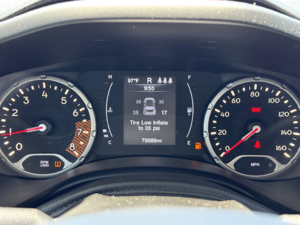 Used 2019 Jeep Renegade Latitude AWD/4WD image 21