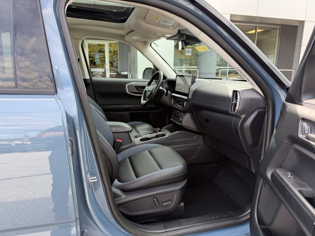 Certified 2025 Ford Bronco Sport Outer Banks w/ Outer Banks Tech Package+ AWD/4WD image 36