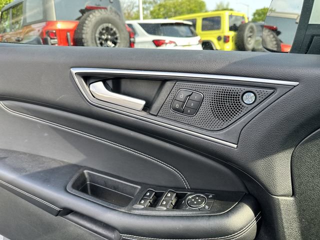 Certified 2022 Ford Edge Titanium image 32