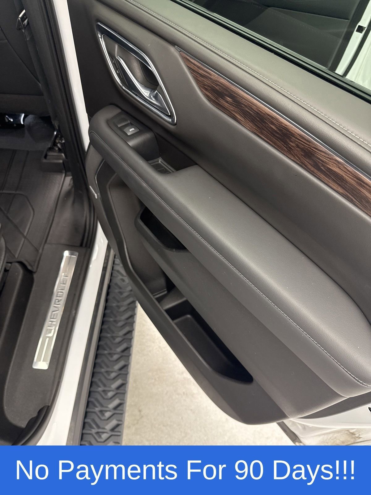 Used 2023 Chevrolet Suburban Z71 w/ Luxury Package image 43