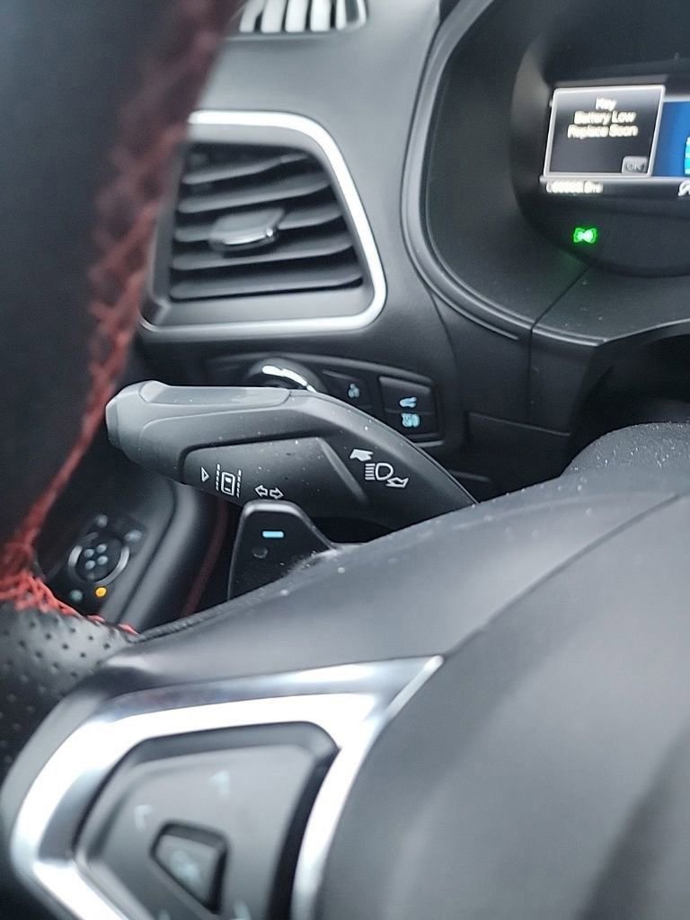 Certified 2022 Ford Edge ST-Line w/ Class II Trailer Tow Package image 42