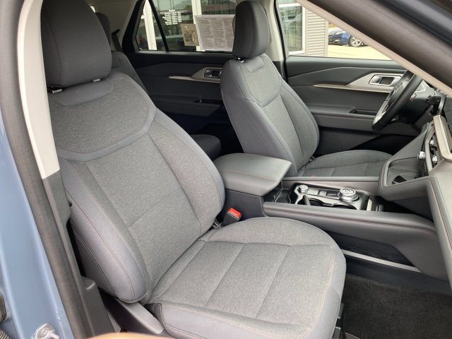 Certified 2025 Ford Explorer Active AWD/4WD image 21