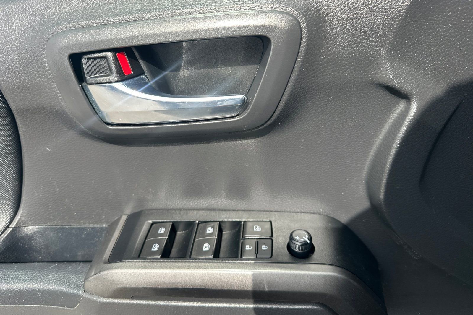 Used 2023 Toyota Tacoma TRD Off-Road AWD/4WD image 10