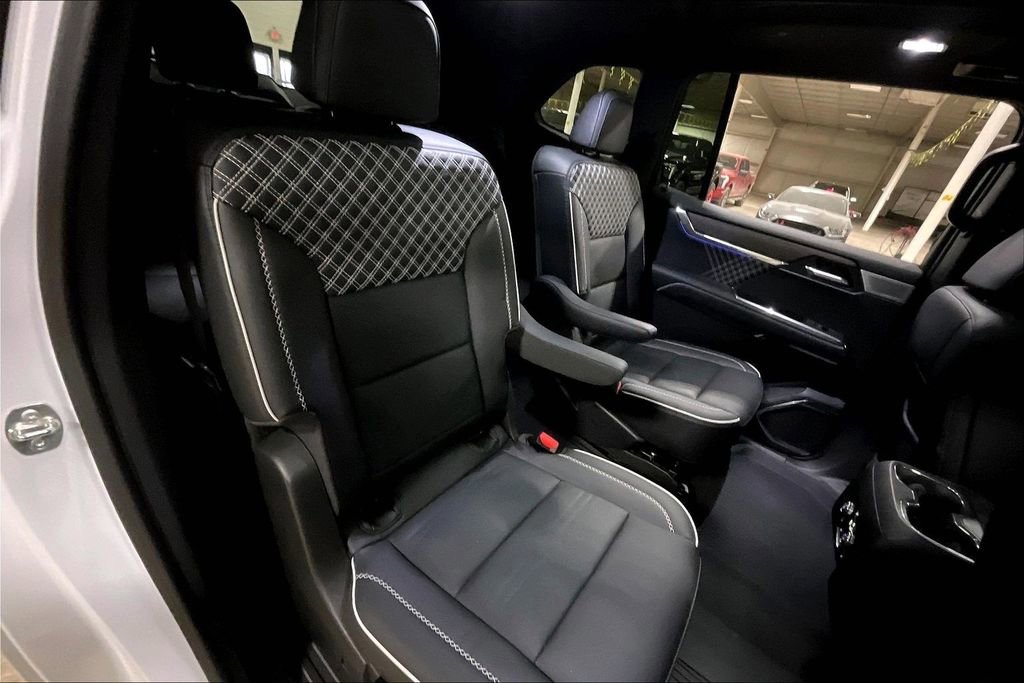 Used 2024 GMC Acadia Denali w/ Super Cruise Package image 26