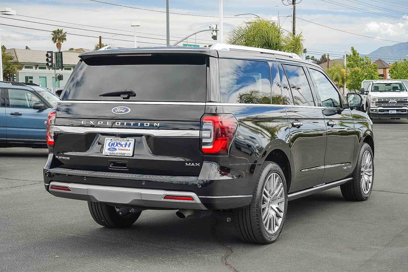 Certified 2023 Ford Expedition Max Platinum AWD/4WD image 4