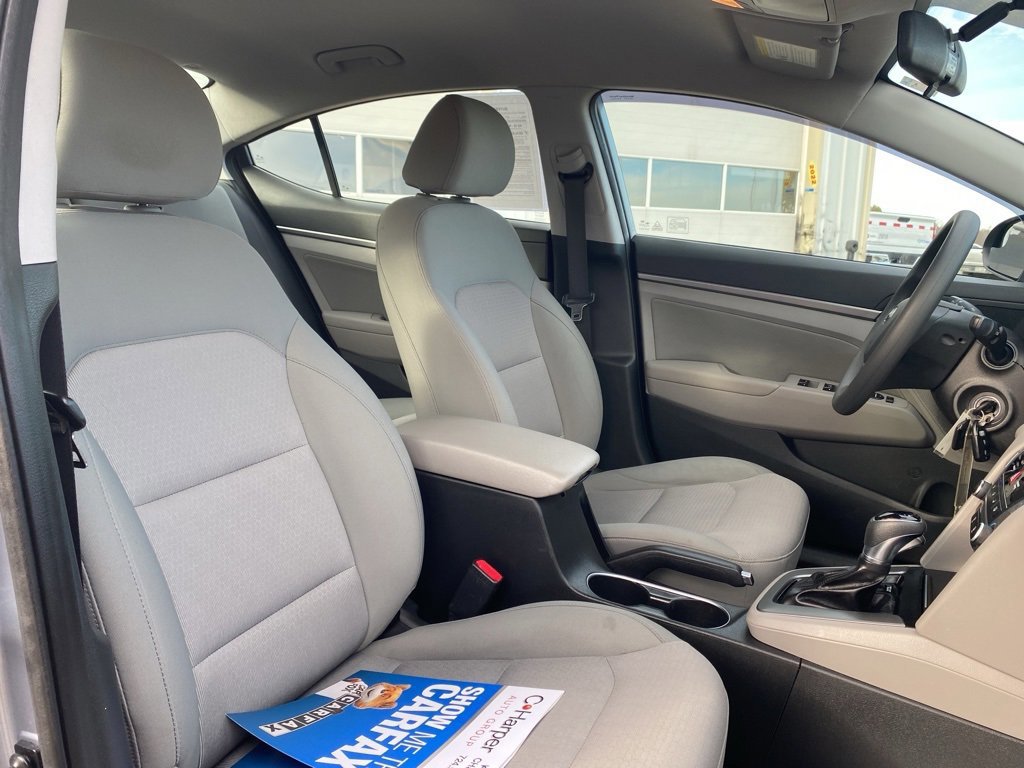 Used 2017 Hyundai Elantra SE image 11