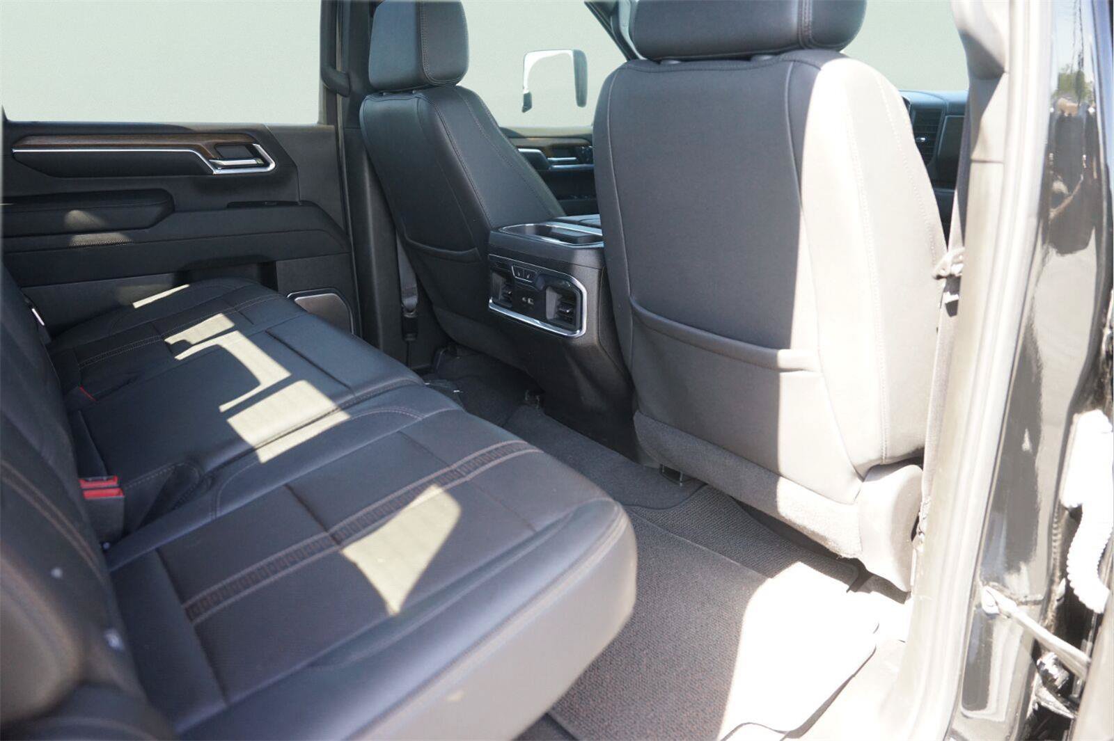 Used 2024 Chevrolet Silverado 3500 High Country w/ High Country Premium Package AWD/4WD image 15