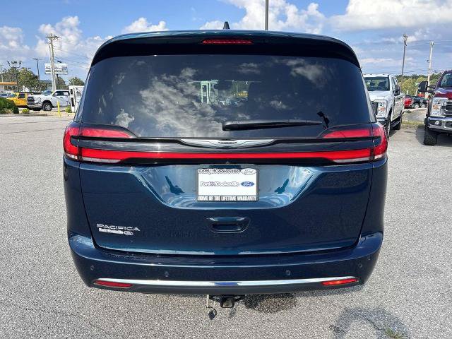 Used 2025 Chrysler Pacifica Select FWD image 5
