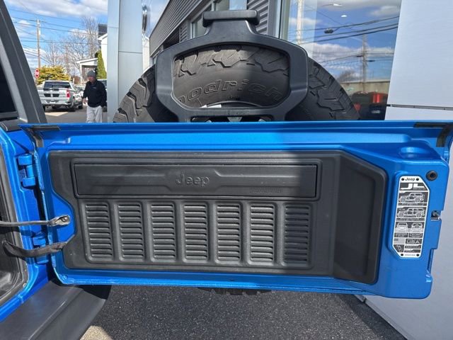 Used 2025 Jeep Wrangler Unlimited Rubicon AWD/4WD image 45