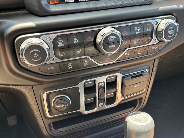 Used 2020 Jeep Gladiator Overland AWD/4WD image 19