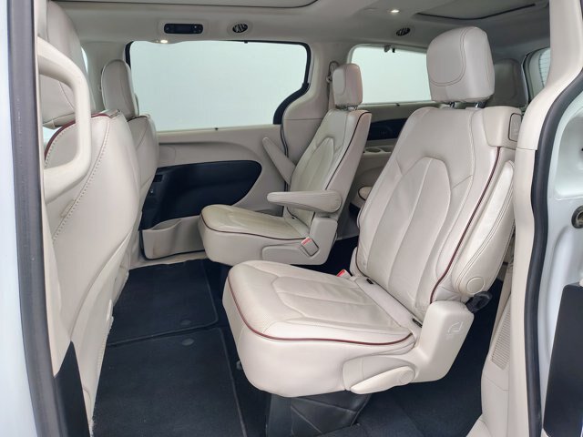 Used 2020 Chrysler Pacifica Limited FWD image 25