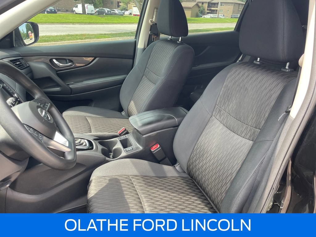 Used 2018 Nissan Rogue SV AWD/4WD image 11