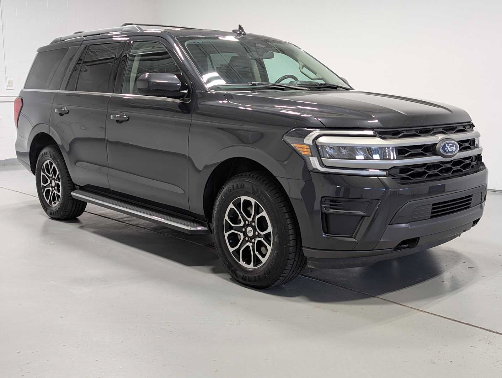 Certified 2023 Ford Expedition XLT AWD/4WD image 6