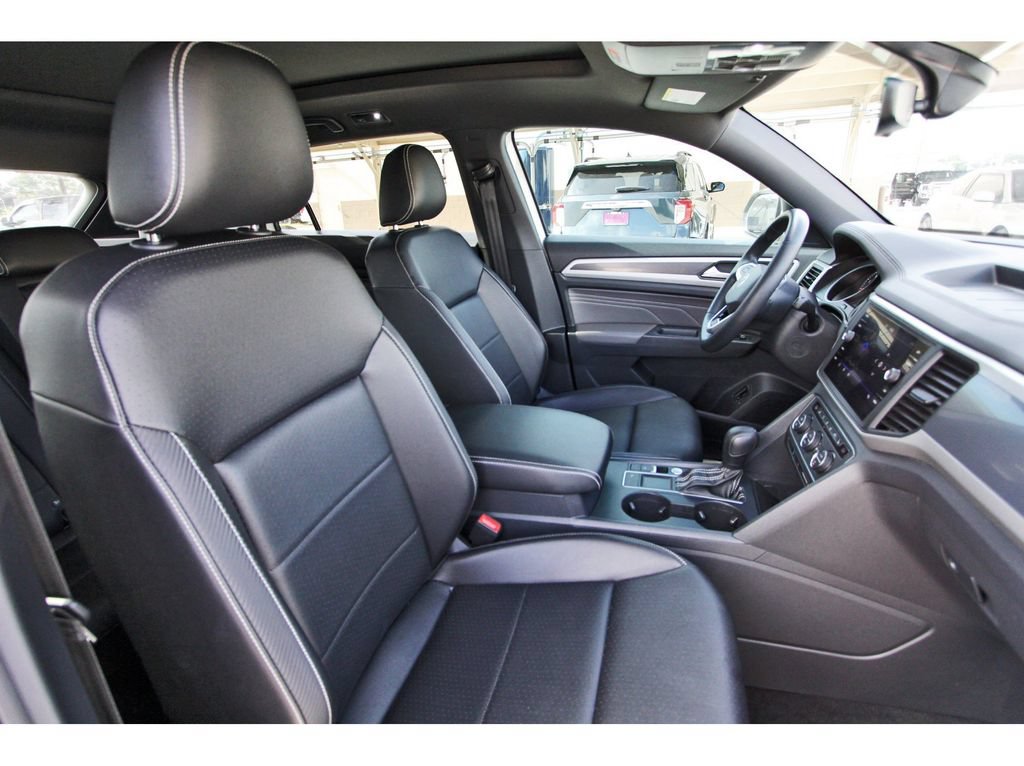 Used 2021 Volkswagen Atlas Cross Sport SE FWD image 28