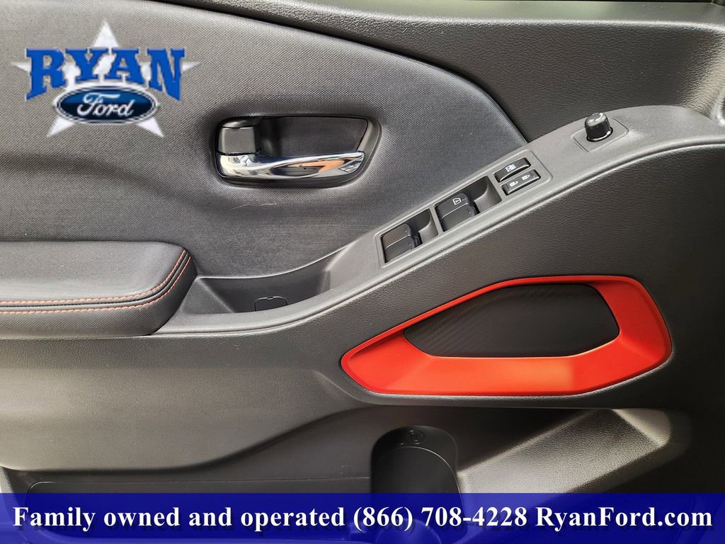 Used 2022 Nissan Frontier PRO-4X image 16
