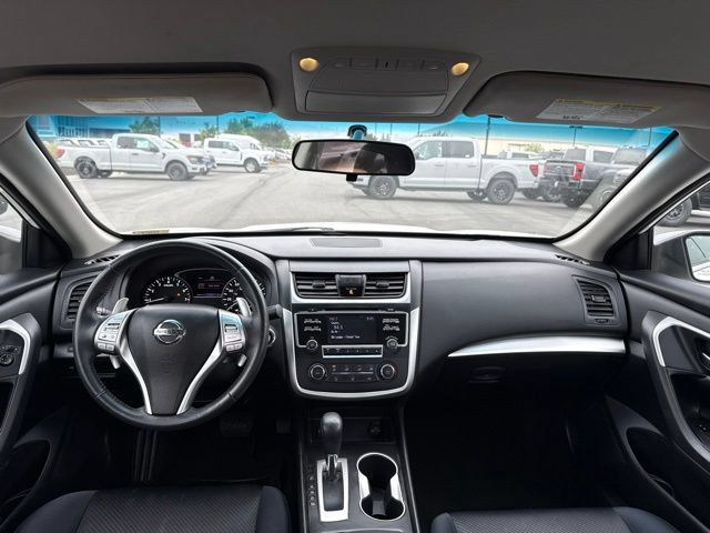 Used 2017 Nissan Altima 2.5 SR w/ Midnight Edition Package FWD image 18