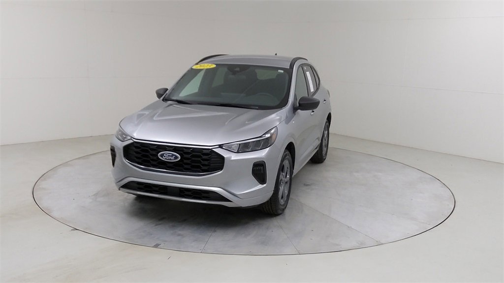 Certified 2023 Ford Escape ST-Line w/ Tech Pack #1 image 8