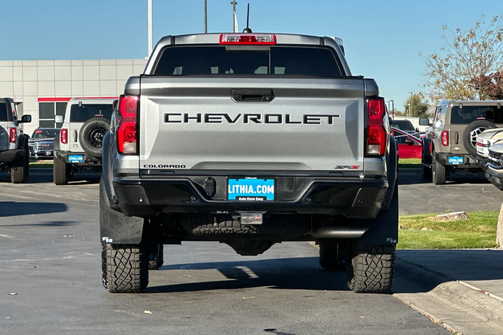 Used 2026 Chevrolet Colorado ZR2 w/ Technology Package AWD/4WD image 7