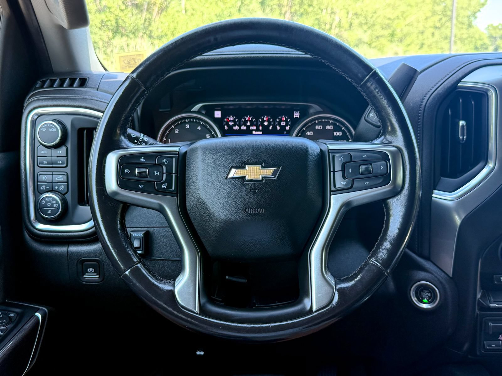 Used 2022 Chevrolet Silverado 2500 LTZ w/ LTZ Premium Package AWD/4WD image 36