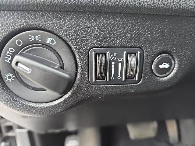 Used 2023 Dodge Charger SXT RWD image 23