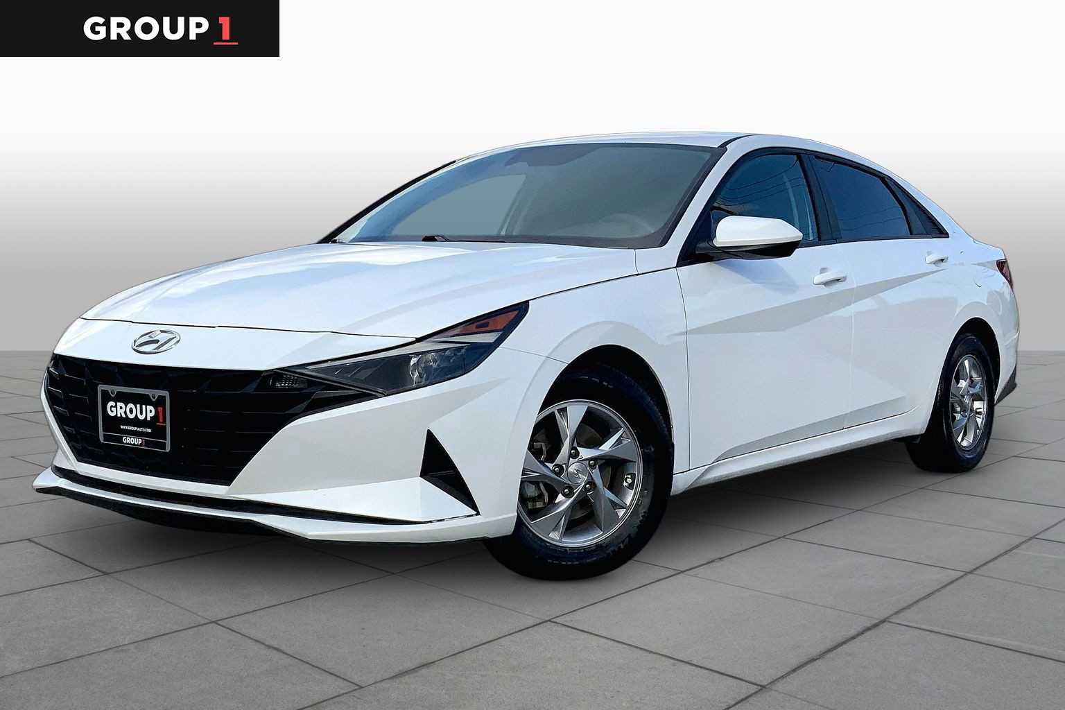 Used 2021 Hyundai Elantra SE FWD image 1