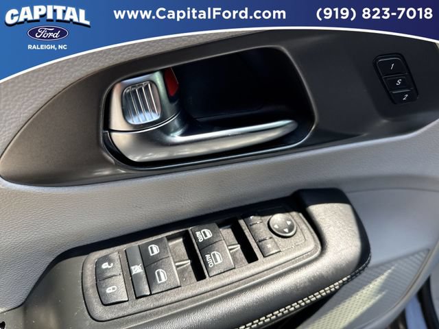 Used 2023 Chrysler Pacifica Touring-L FWD image 20