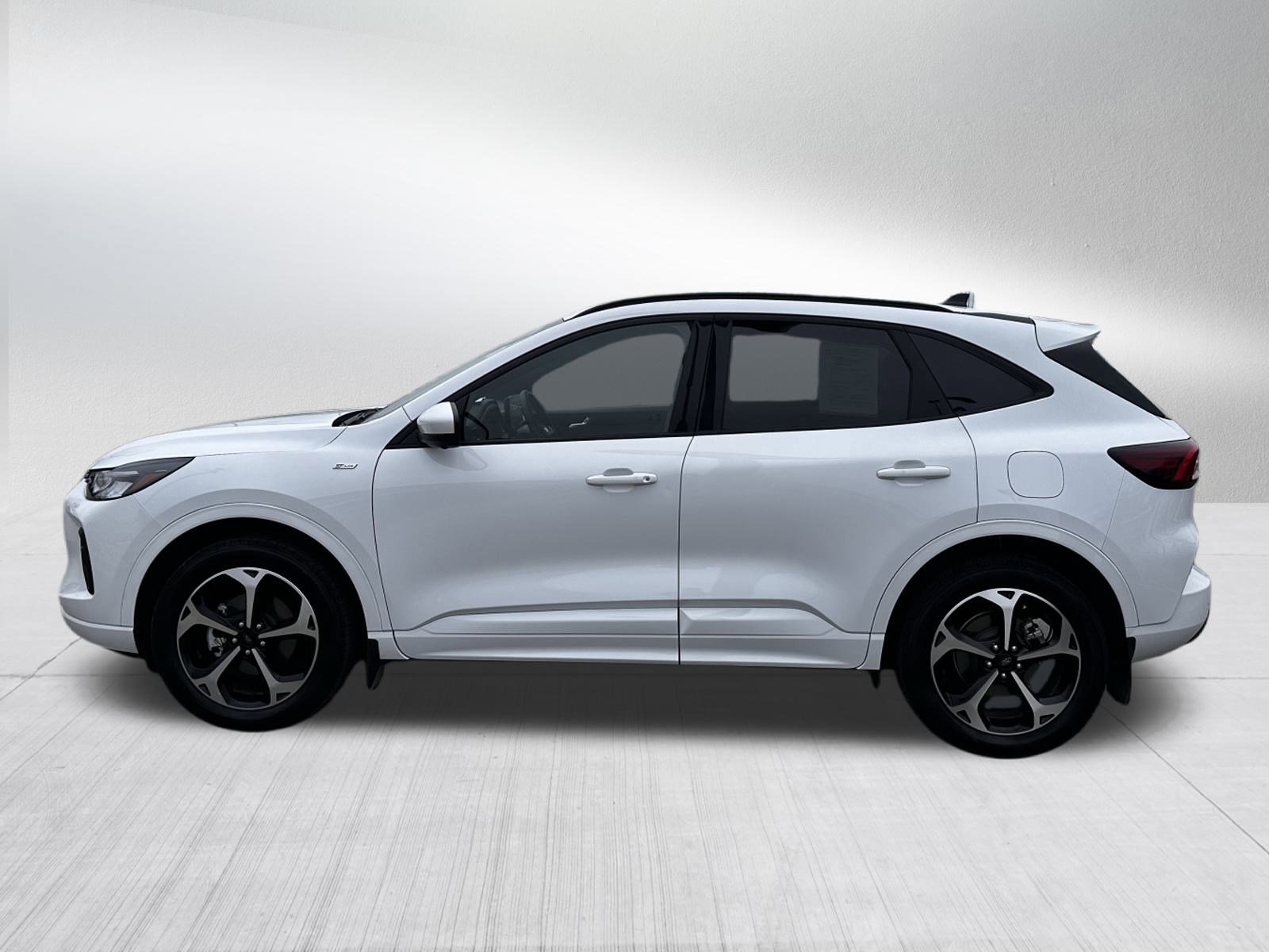 Certified 2023 Ford Escape ST-Line Select w/ Tech Pack #2 image 2