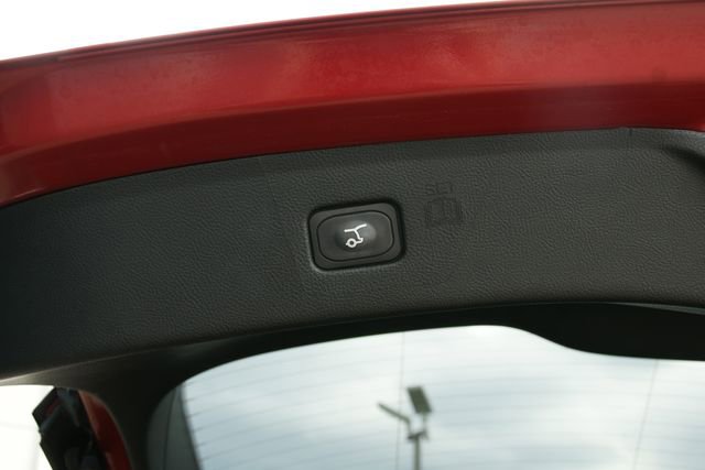 Certified 2022 Ford Edge Titanium w/ Class II Trailer Tow Package image 33