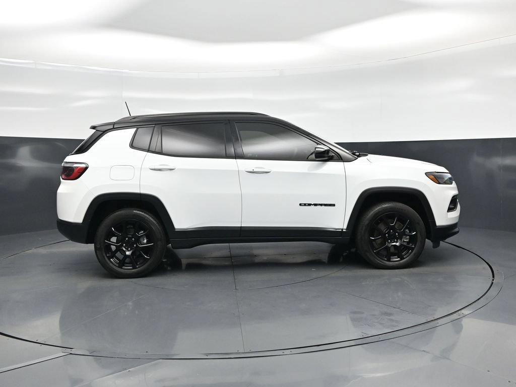 Used 2023 Jeep Compass Latitude AWD/4WD image 22