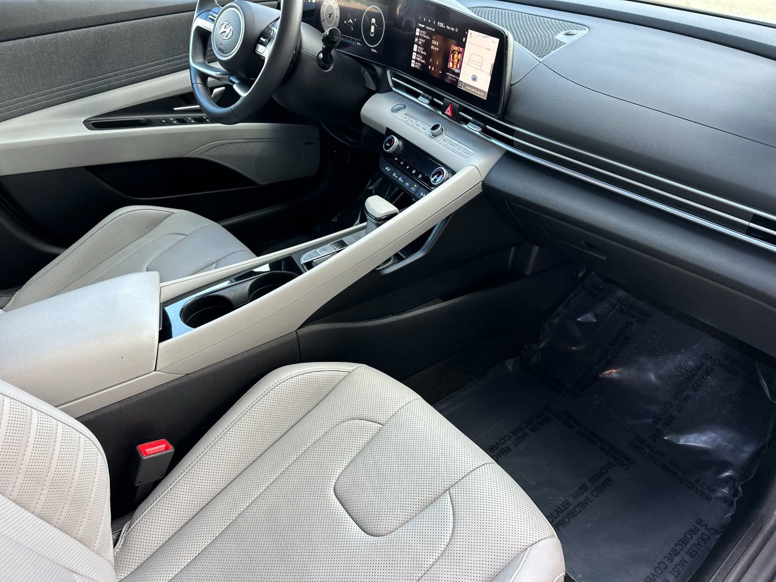 Used 2023 Hyundai Elantra Limited FWD image 14