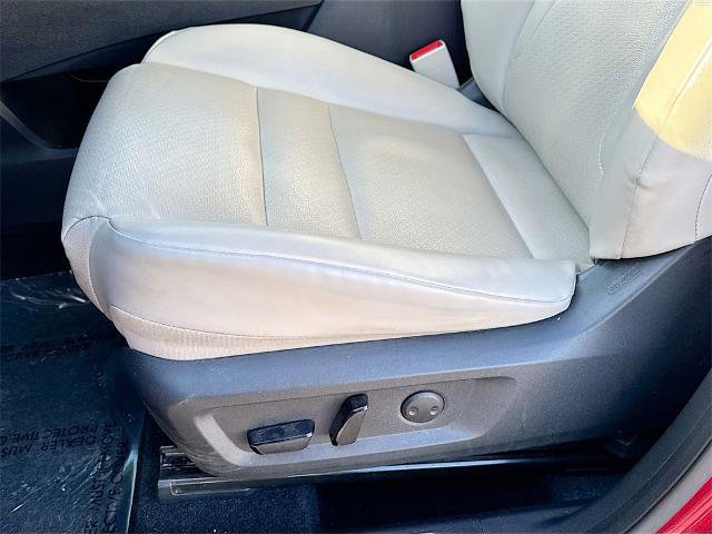 Used 2021 Nissan Rogue SV w/ Premium Package image 16