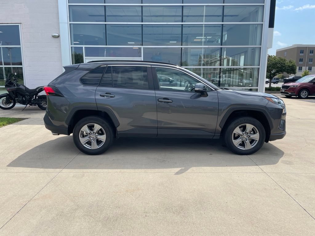 Used 2024 Toyota RAV4 XLE AWD/4WD image 4