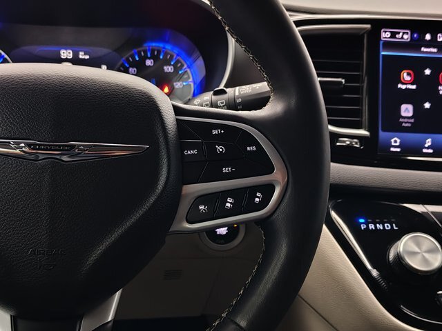 Used 2024 Chrysler Pacifica Touring-L FWD image 35