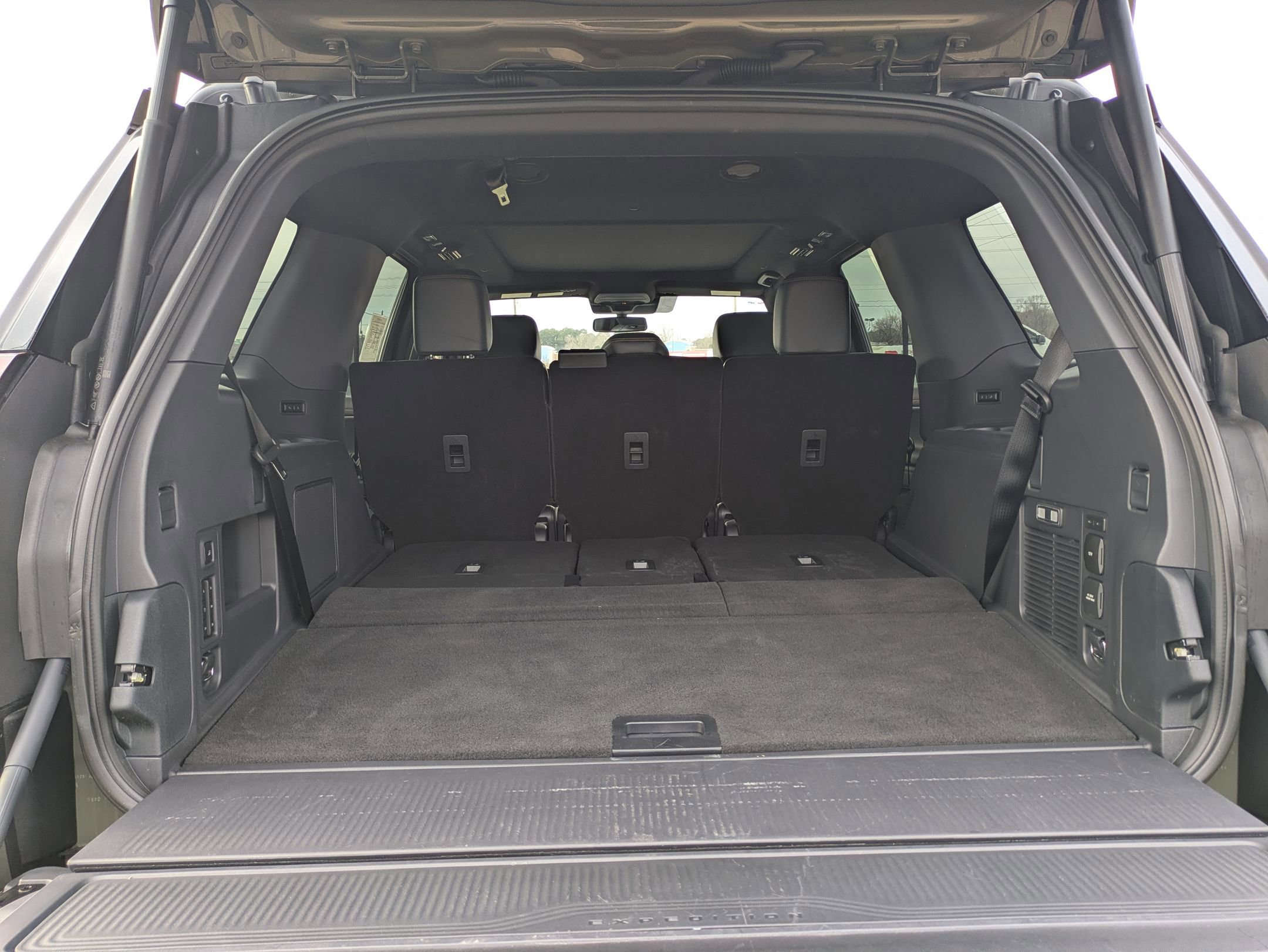 Certified 2025 Ford Expedition Tremor image 34