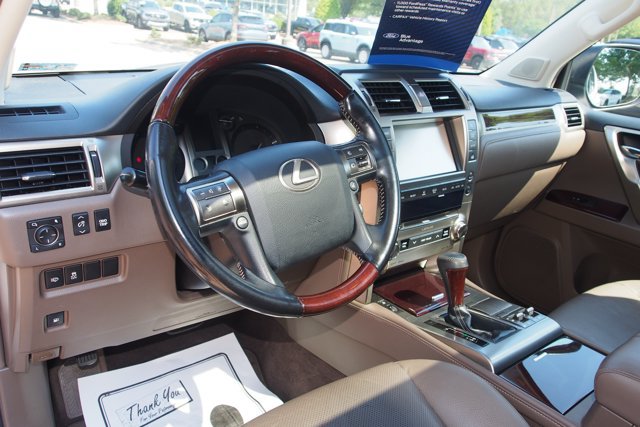 Used 2018 Lexus GX 460 Premium w/ Premium Package AWD/4WD image 17