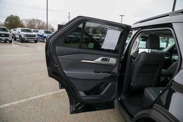 Certified 2025 Ford Explorer Active w/ Active Comfort Package image 31