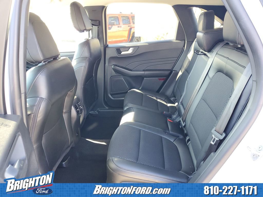 Certified 2025 Ford Escape SE FWD image 10