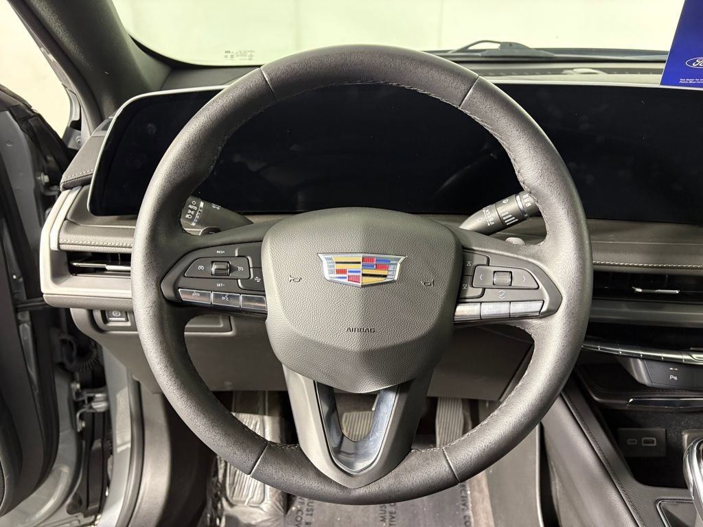 Used 2024 Cadillac XT4 Premium Luxury image 16
