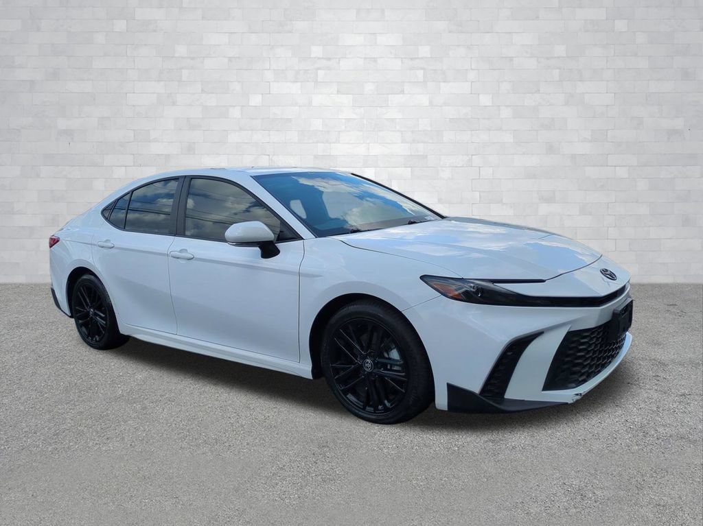 Used 2025 Toyota Camry SE FWD image 2