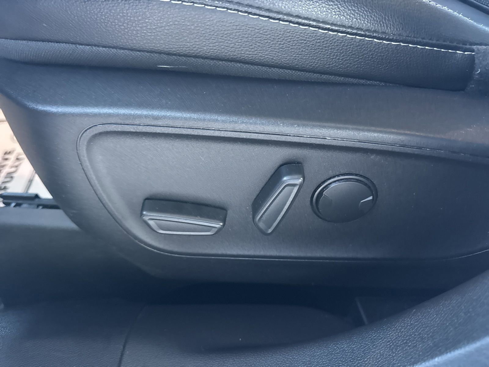 Certified 2022 Ford Escape SEL image 25