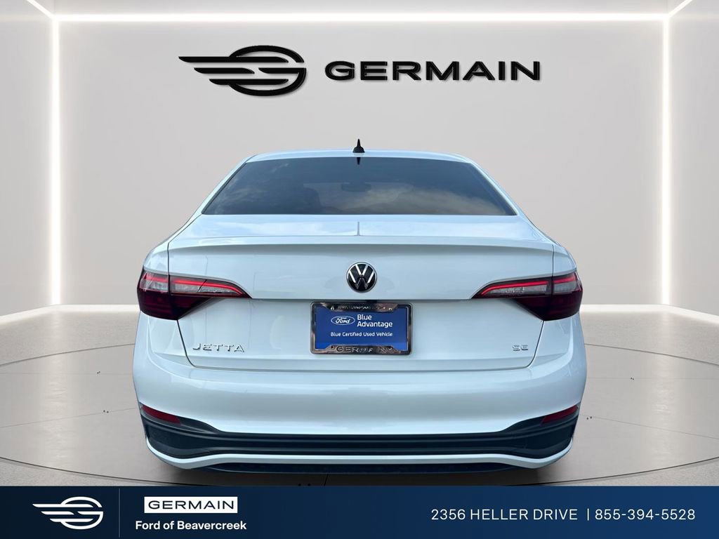 Used 2024 Volkswagen Jetta SE image 4