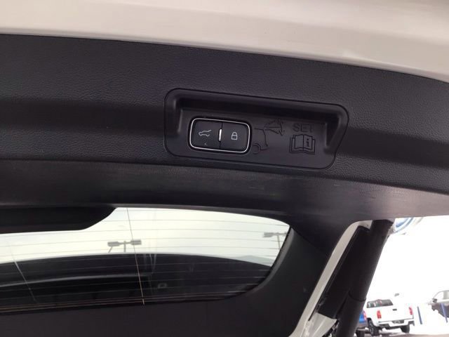 Certified 2023 Ford Explorer XLT w/ Class IV Trailer Tow Package image 22