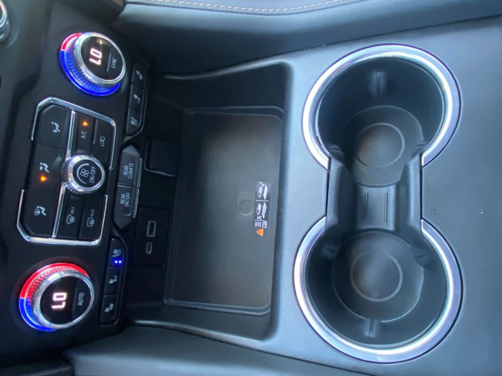 Used 2023 GMC Yukon AT4 w/ Technology Package AWD/4WD image 16