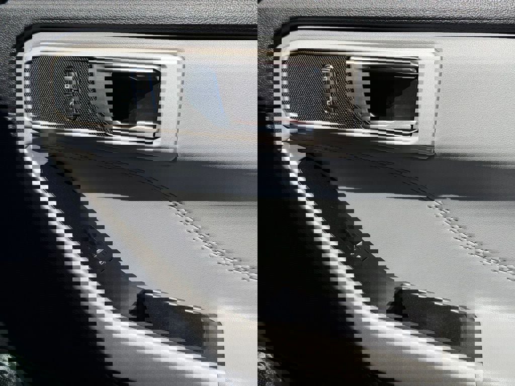 Certified 2022 Ford Explorer XLT w/ Equipment Group 202A image 13